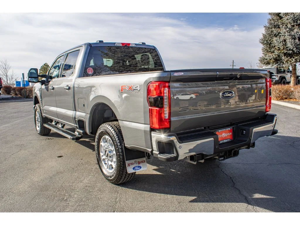 New 2026 Carbonized Gray Metallic Ford XLT image 5