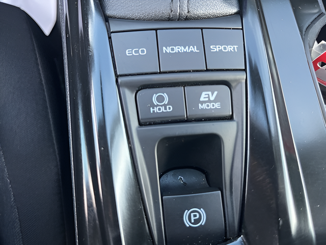 2025 Toyota Camry LE - Photo 19