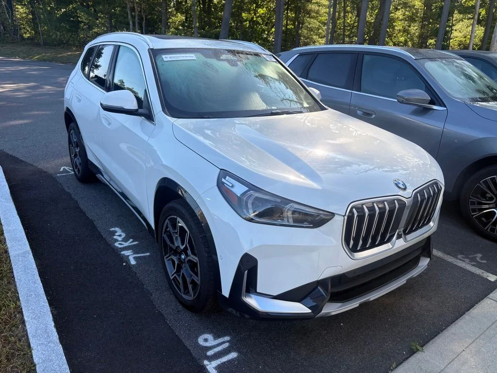 Certified Used 2025 Alpine White BMW xDrive28i image 5