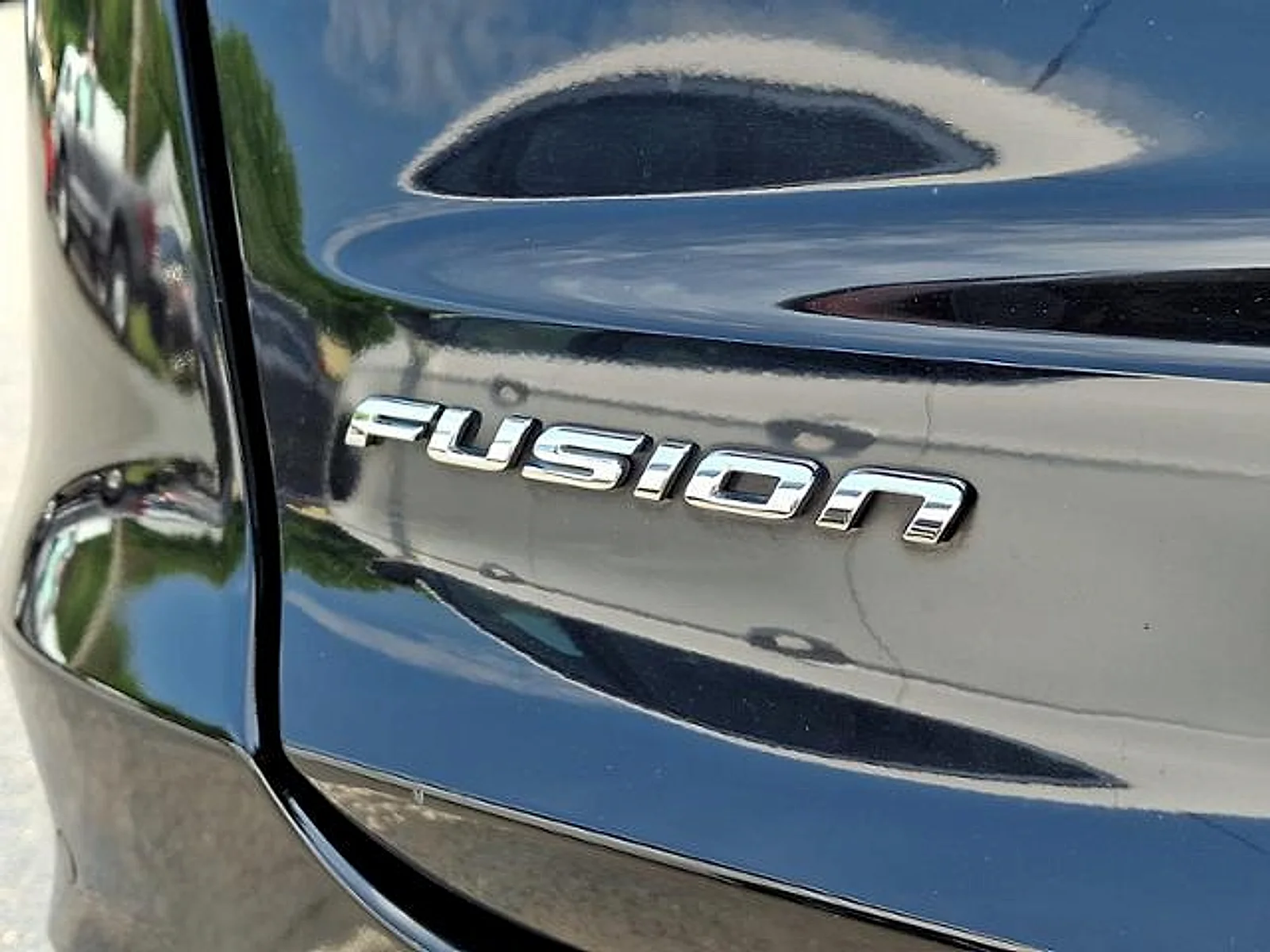 Used 2020 Agate Black Metallic Ford Hybrid SE image 9
