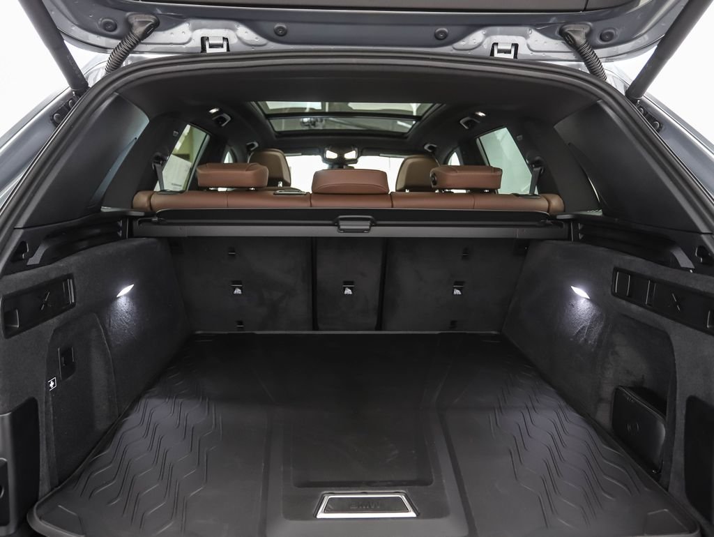 New 2026 Gray Metallic BMW xDrive40i image 24