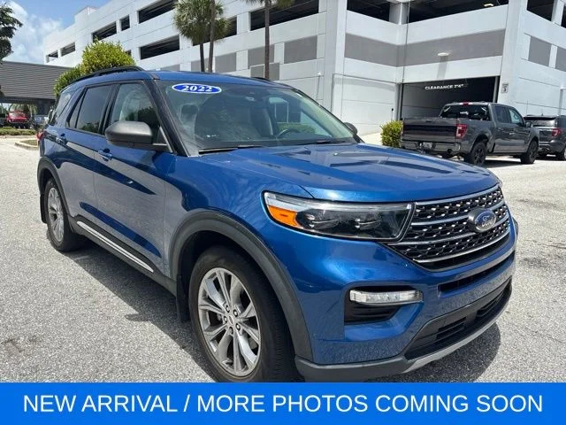 Used 2022 Blue Ford XLT image 1
