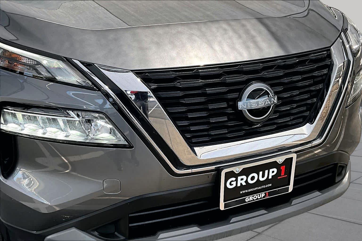 Used 2023 Gun Metallic Nissan SV image 30