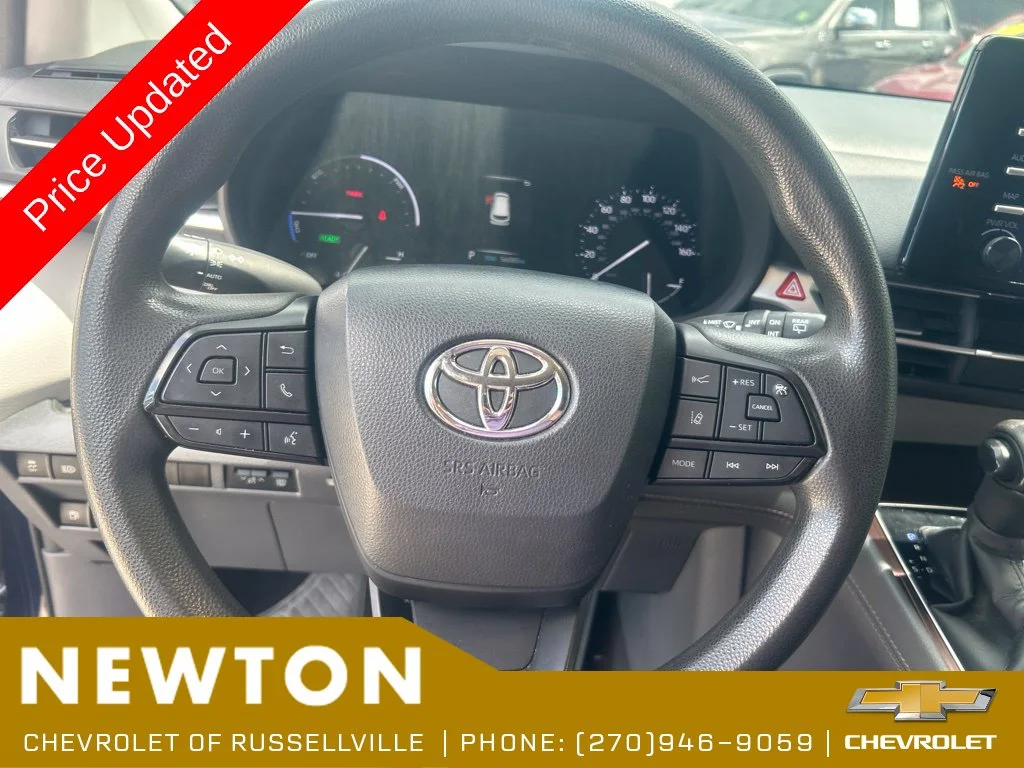 Used 2022 Gray Toyota LE image 12
