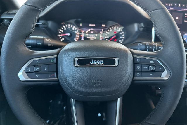 New 2026 Fathom Blue Pearl-Coat Exterior Paint Jeep Limited image 22