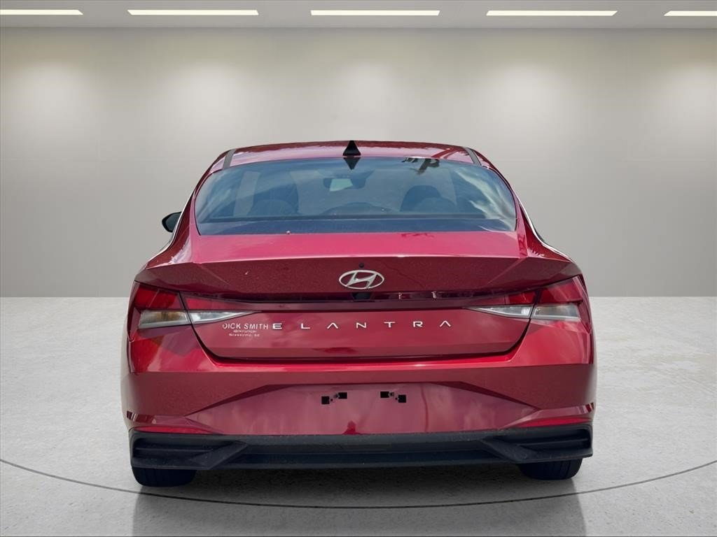 Used 2023 Ultimate Red Hyundai SEL image 4