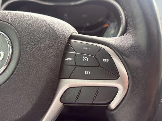 Used 2018 Silver Jeep Limited image 16