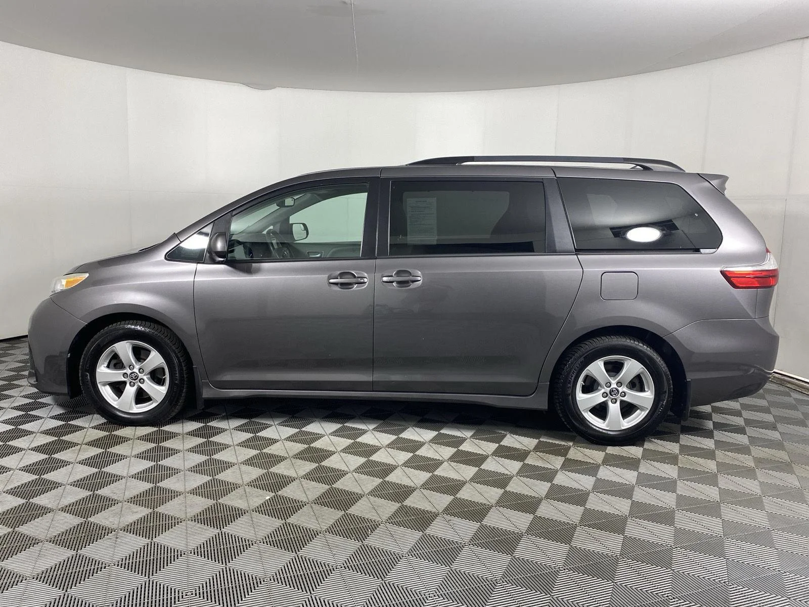 Used 2018 Predawn Gray Mica Toyota LE image 18