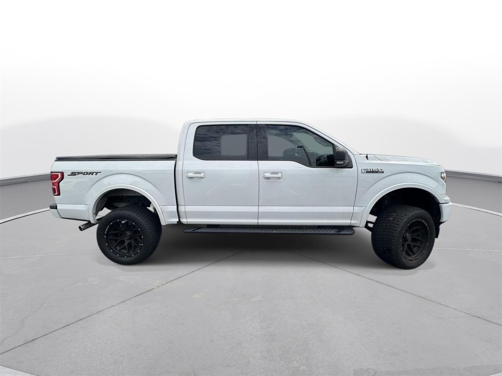 Used 2018 Oxford White Ford XLT image 5