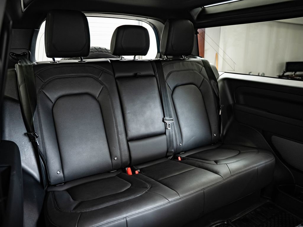 Used 2023 Tasman Blue Metallic Land Rover S image 43