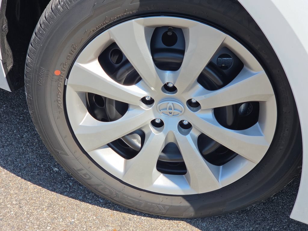 New 2026 Wind Chill Pearl Toyota LE image 16