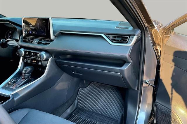 Certified Used 2025 MAGNETIC GRAY MET. Toyota  image 18