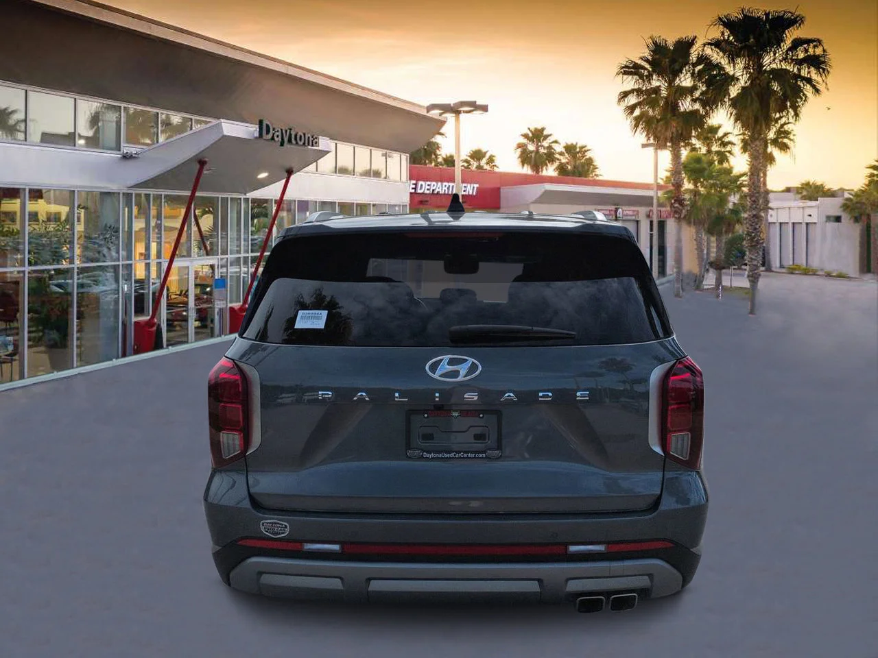 Used 2025 Gray Hyundai SEL Premium 7P image 4