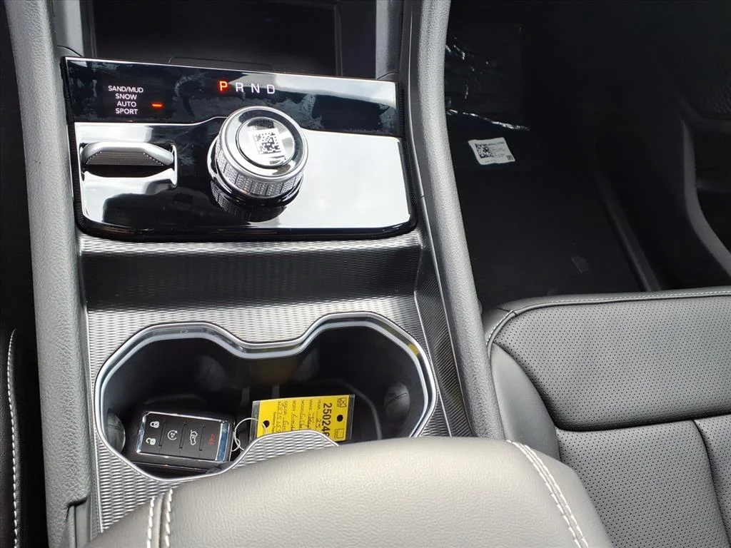2025 Jeep Grand Cherokee L Limited - Photo 13