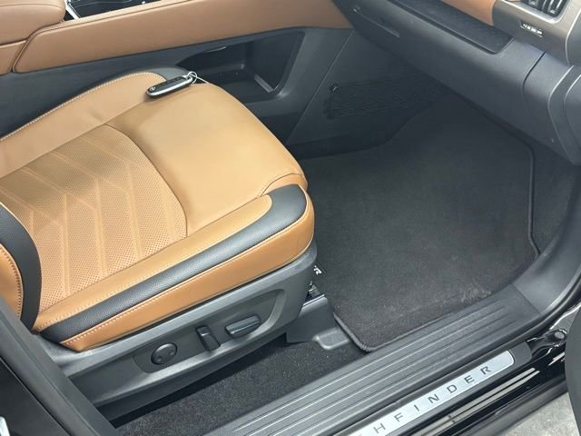 Used 2025 Black Nissan Platinum image 34