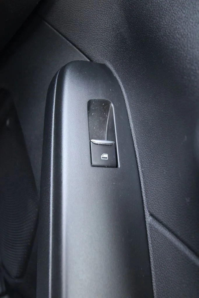 Used 2021 Red Ford SE image 25