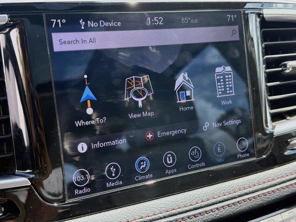 Used 2018 White Chrysler Limited image 13