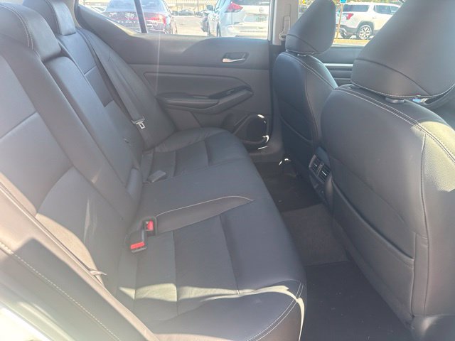 Used 2021 White Nissan 2.5 SL image 22