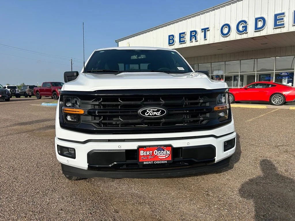 New 2026 Oxford White Ford XLT image 2