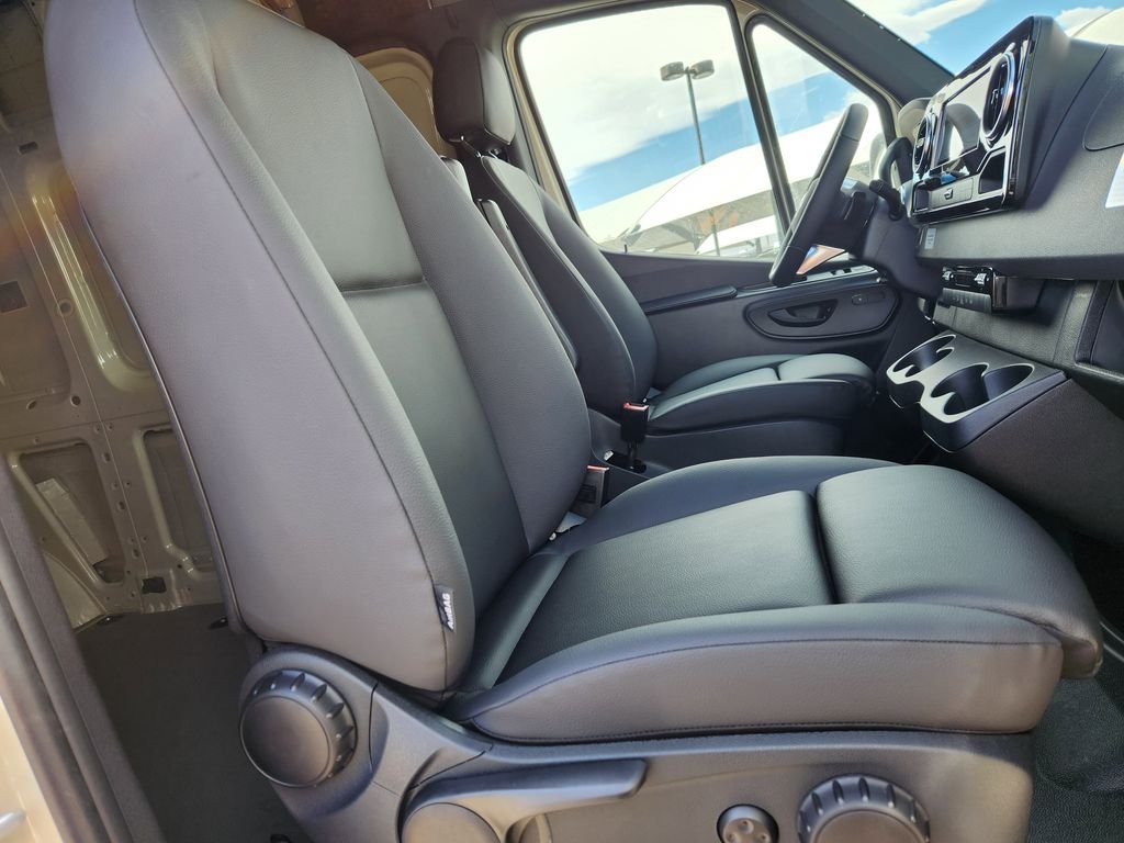 New 2026 Pebble Grey Mercedes-Benz CARGO image 16