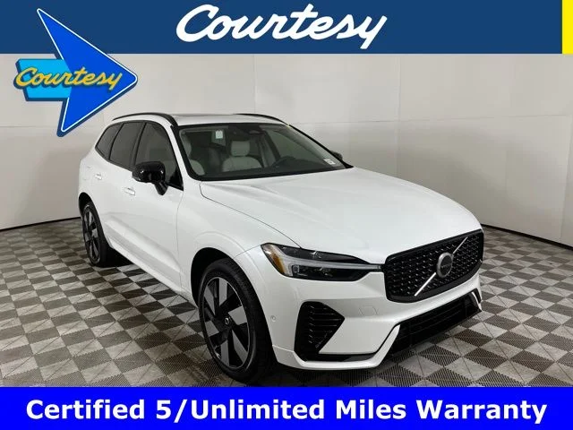 2024 Volvo XC60 T8 Plus Dark Theme AWD's photo