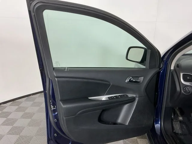 Used 2018 Blue Dodge SE image 11