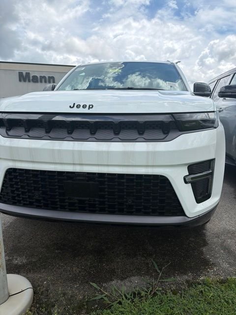 New 2026 Bright White Clear-Coat Exterior Paint Jeep Limited Altitude image 2