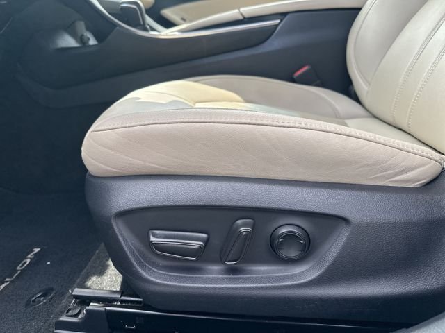 Used 2021  Toyota XLE image 16