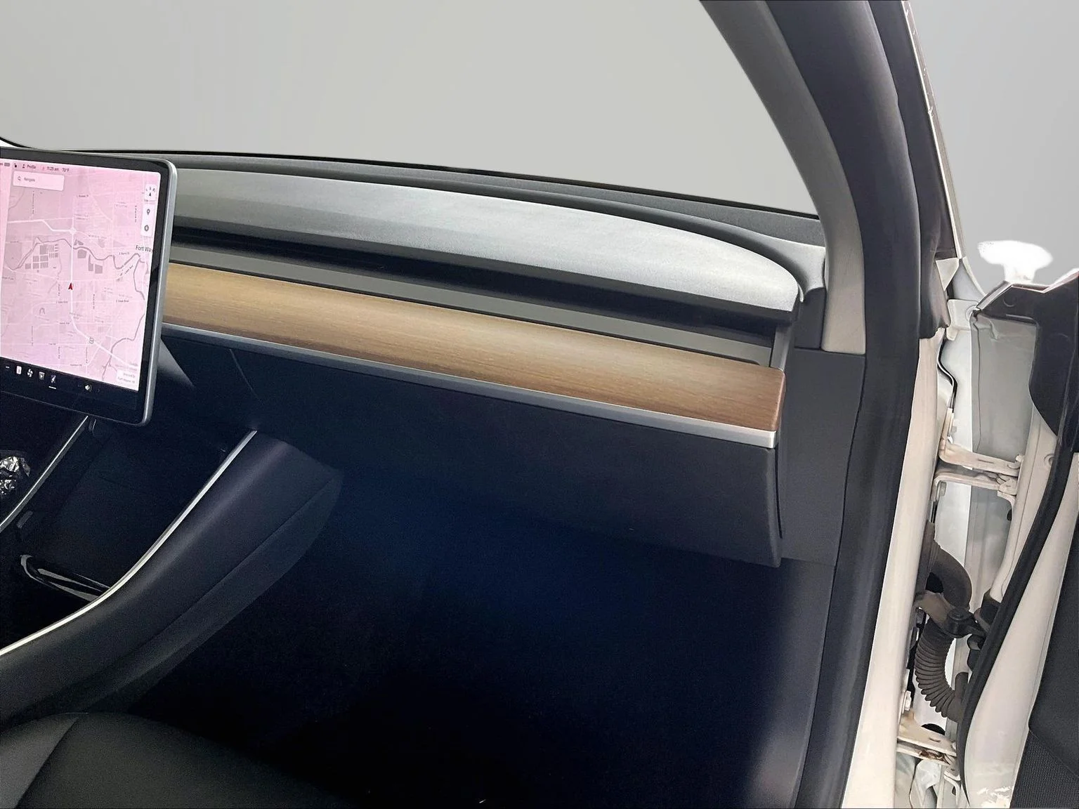 Used 2019 White Tesla Standard Range Plus image 17