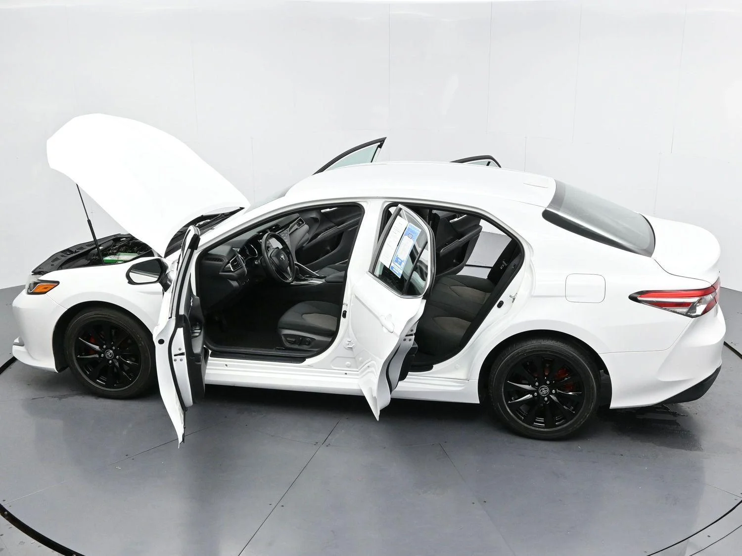 Used 2020 Super White Toyota LE image 32