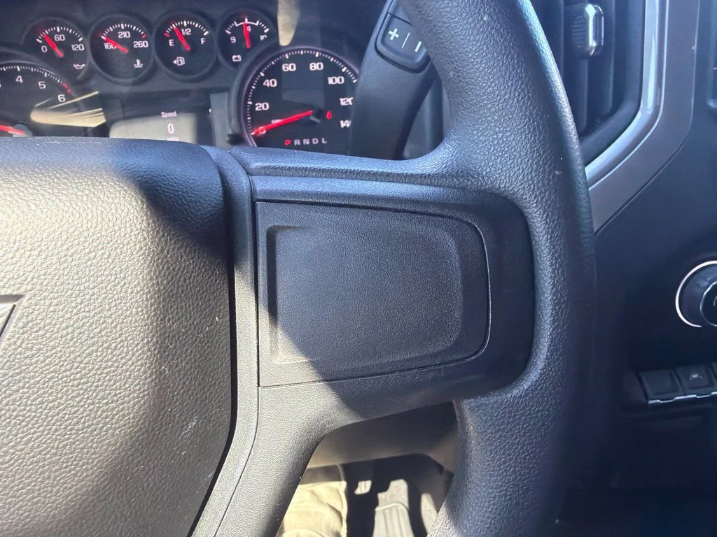 Used 2022 SUMMIT WHITE Chevrolet Custom image 15