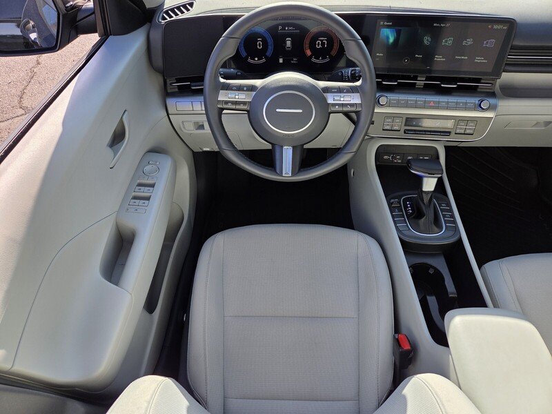 Used 2025 Black Hyundai SEL image 17