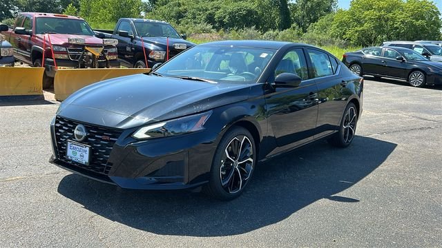 New 2026 Black Nissan 2.5 SR image 3