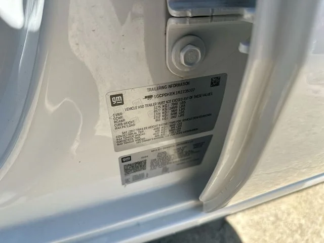 Used 2024 White Chevrolet LT image 36