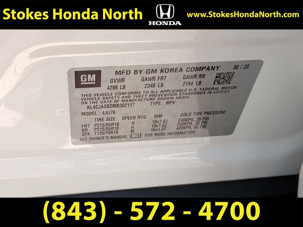Used 2021 White Buick Preferred image 9