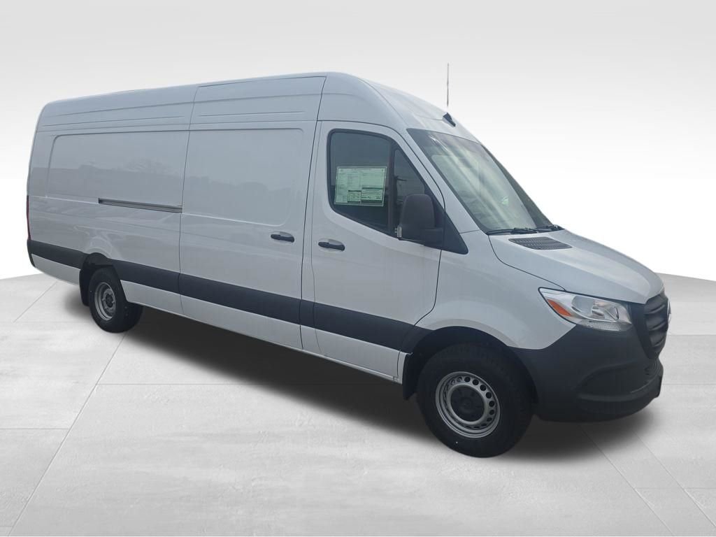 New 2026 Arctic White Mercedes-Benz Cargo 170 WB image 7