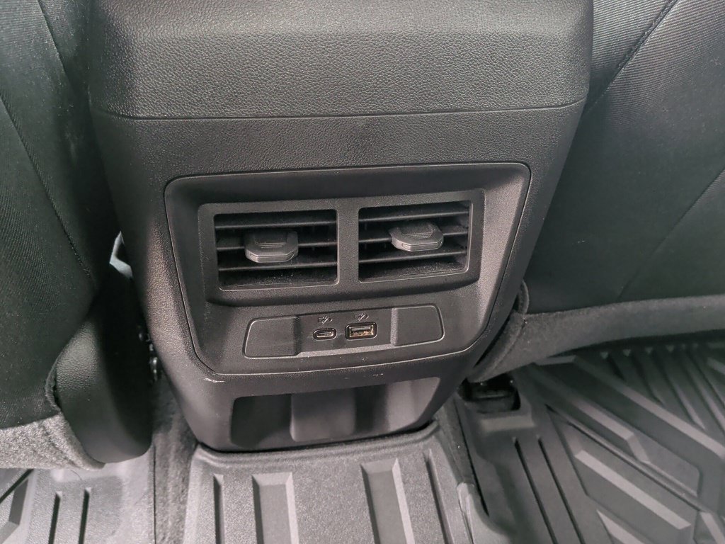 Used 2026  GMC Elevation image 37