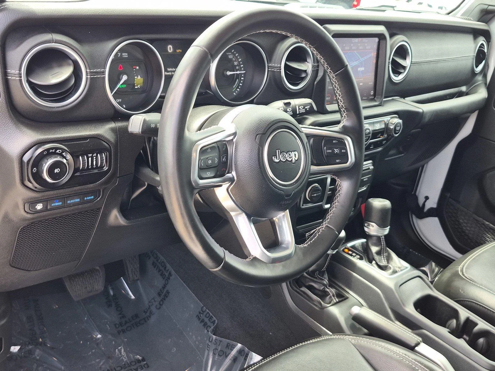 Used 2022 Bright White Clearcoat Jeep Unlimited Sahara image 21