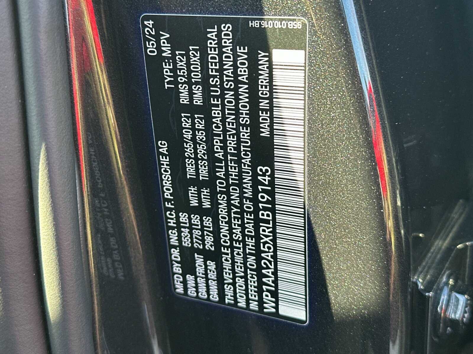 Used 2024 Volcano Grey Metallic Porsche 4D Sport Utility image 37