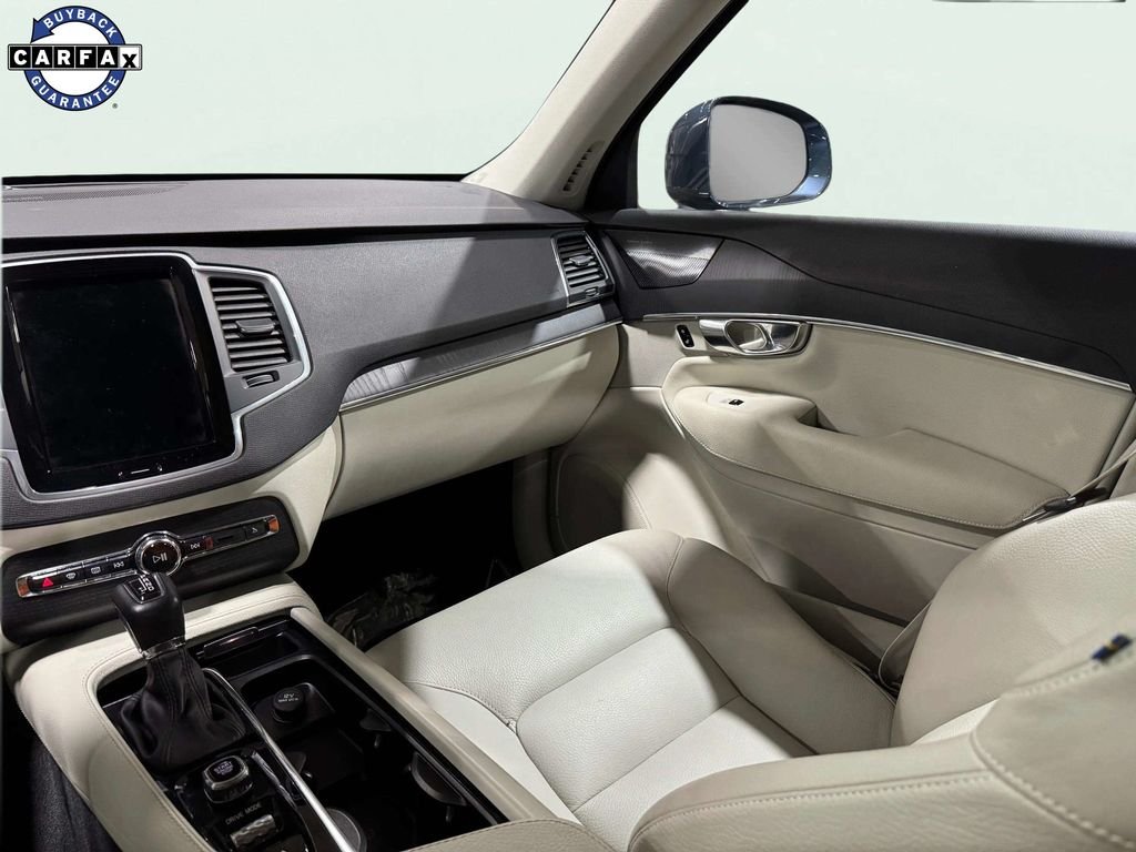 Used 2020 Denim Blue Metallic Volvo T5 Momentum image 11