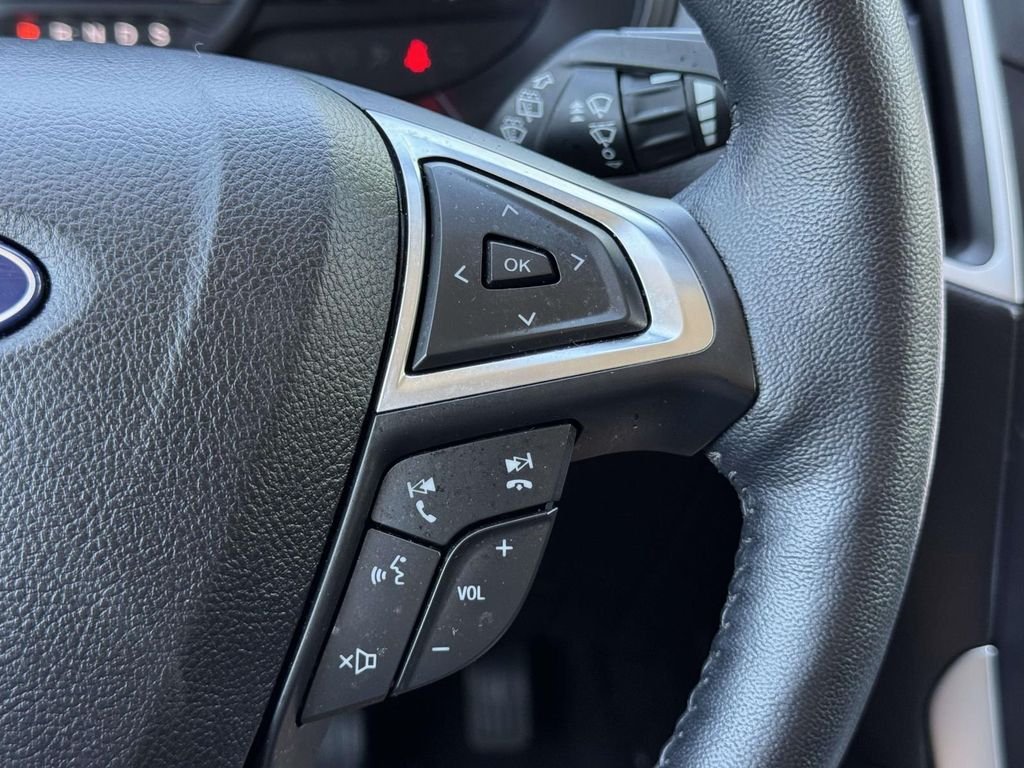 Used 2022 White Ford SEL image 12