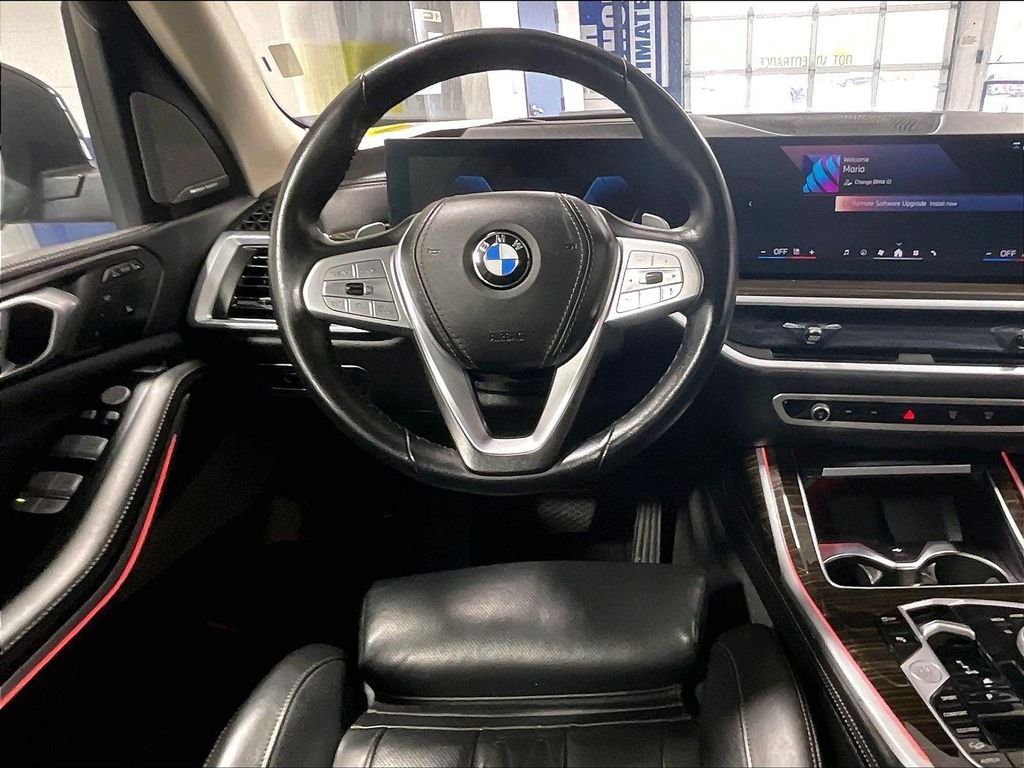 Used 2025 Black BMW xDrive40i image 17