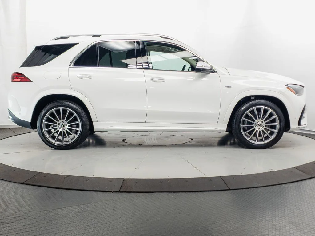 Used 2025 Polar White Mercedes-Benz GLE 450e image 35