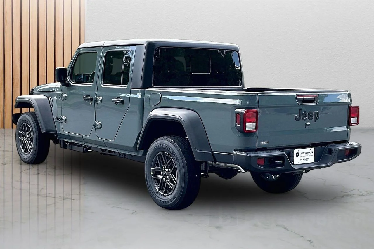 New 2026 Anvil Clear-Coat Exterior Paint Jeep Sport S image 7