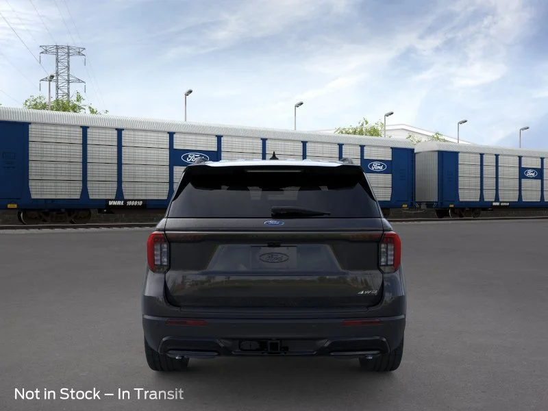 New 2026 Agate Black Metallic Ford ST-Line image 5