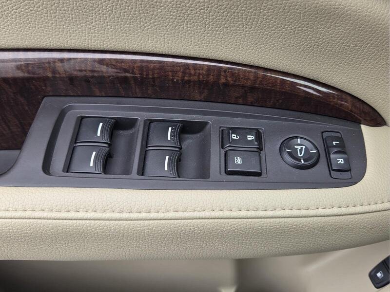 Used 2020 Platinum White Pearl Acura FWD 7-PASSENGER image 24