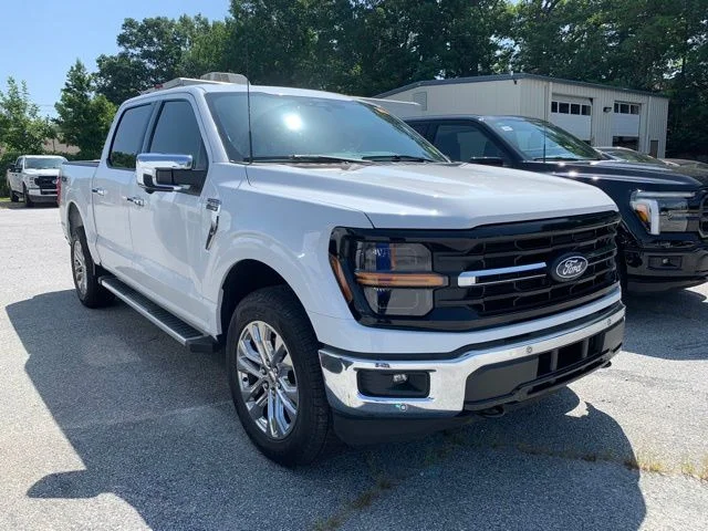 Used 2024 White Ford XLT image 2