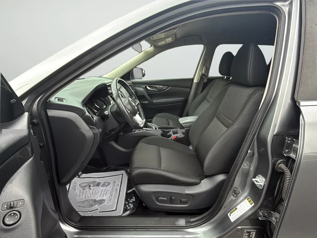 Used 2018 Gray Nissan SV image 10