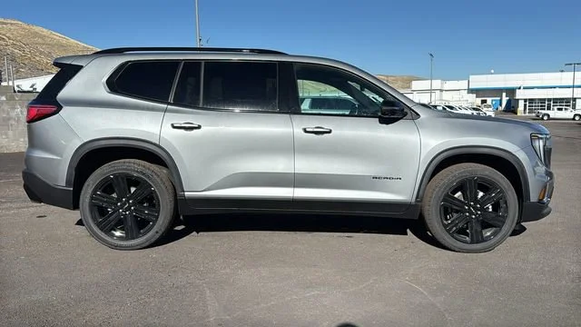 New 2026 Sterling Metallic GMC Elevation image 2