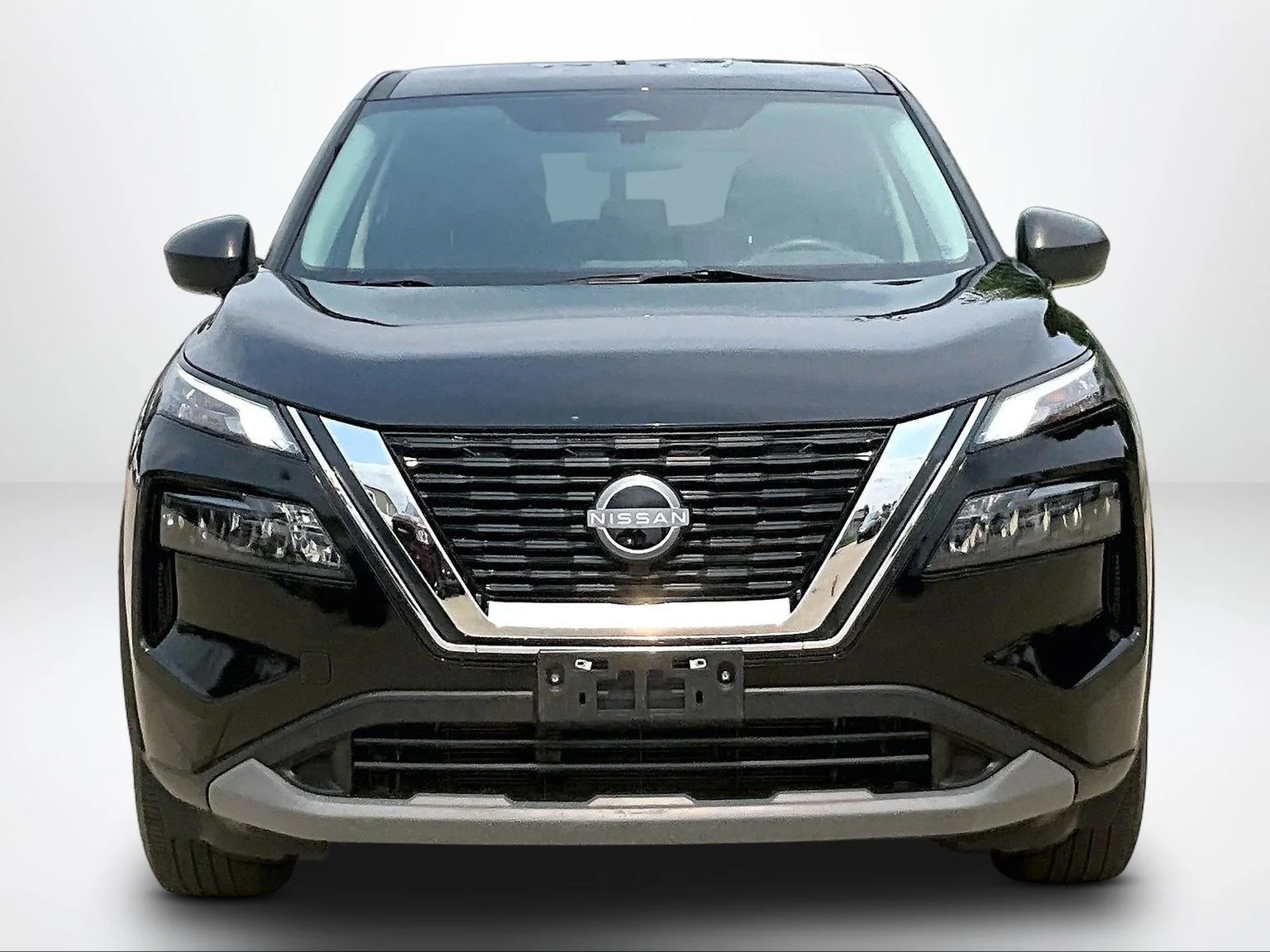 Used 2023 Black Nissan S image 4
